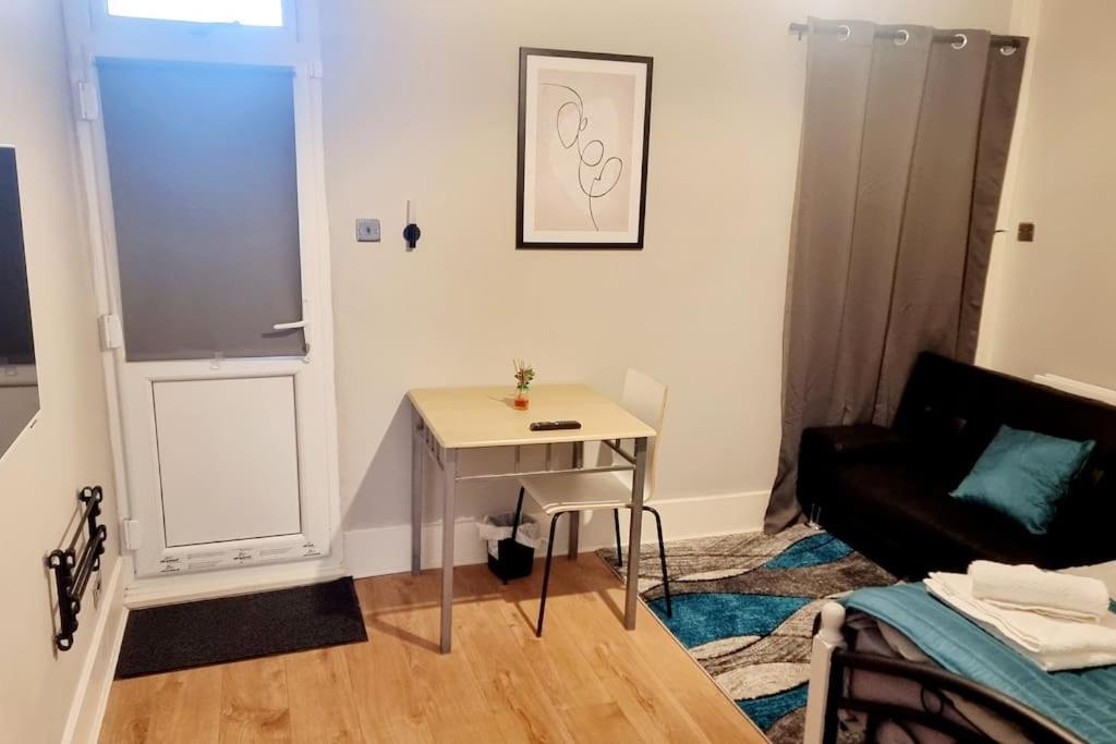 Stylish Apartment, Self Check-In, Ideal 4 Contractors, 25Mins To Gatwick Airport Thornton Heath Exteriör bild